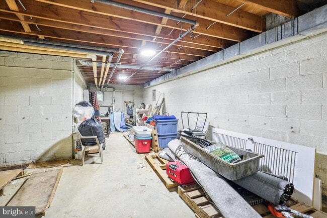 Building Photo - 10513 Weymouth St