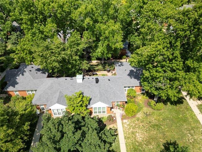 Building Photo - 725 Berick Dr