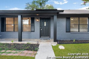 Building Photo - 4407 Bikini Dr
