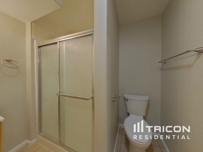 Building Photo - 6765 Lionshead Pkwy