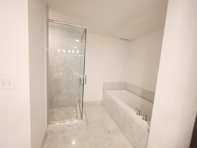 Building Photo - 244 Biscayne Blvd