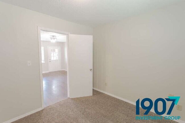 Building Photo - Charming 3-Bedroom Home in Moore with Spac...