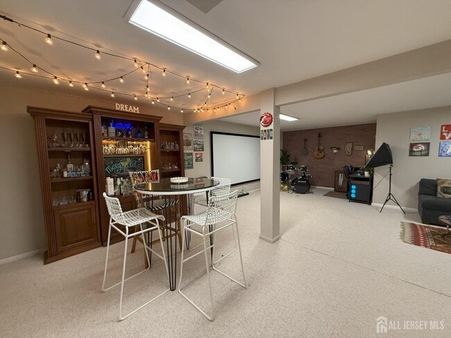 Building Photo - 37 Dorchester Dr