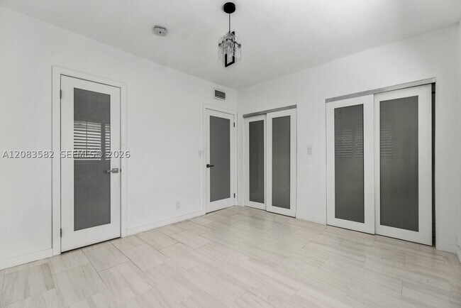 Building Photo - 3909 US-1