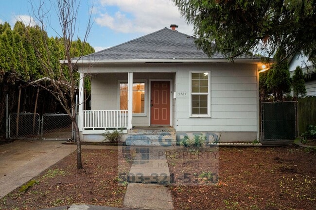 Building Photo - Spacious 4 Bedroom Single Family Home- South East Portland