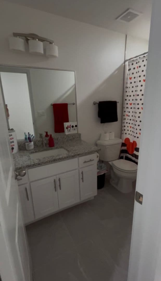 Building Photo - Spacious four bedroom home in the desirable Northeast Heights