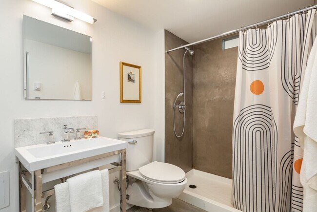 Building Photo - Remodeled Sunset Hill Home in Prime Ballar...