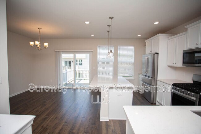 Building Photo - 13 Verona Ln