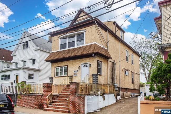 Building Photo - 26 Prescott Ave