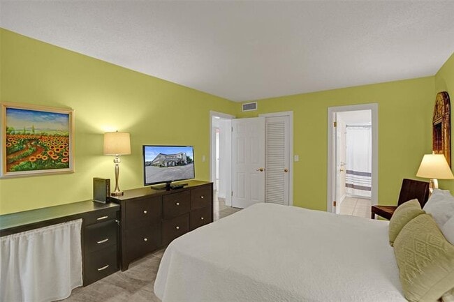 Building Photo - 4025 N Federal Hwy