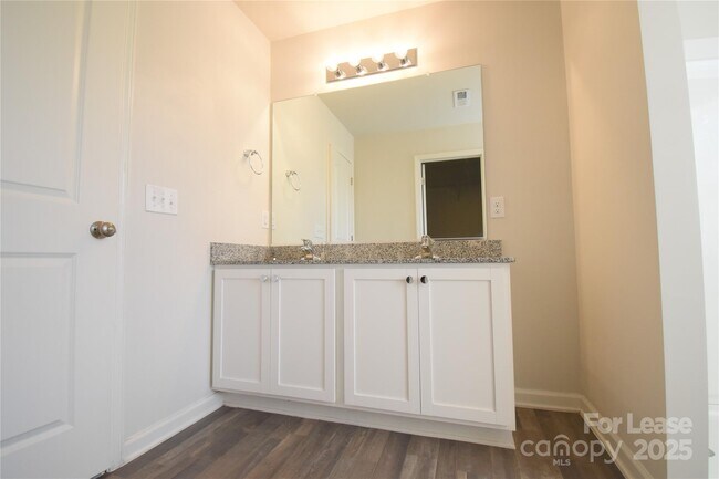 Building Photo - 569 Calvin Sowers Rd