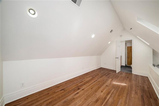 Building Photo - 81 Peachtree Pl NE