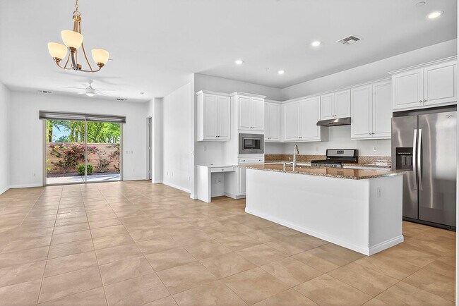 Building Photo - 81344 Corte Compras