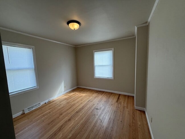 Building Photo - West Allis 3 bedroom 1 bath with 2 car garage