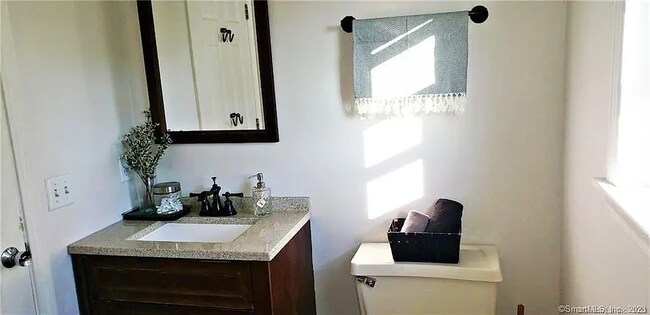 Building Photo - 24 Bissell Ct