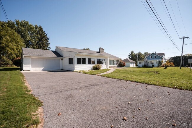Primary Photo - 8810 Seneca Ave