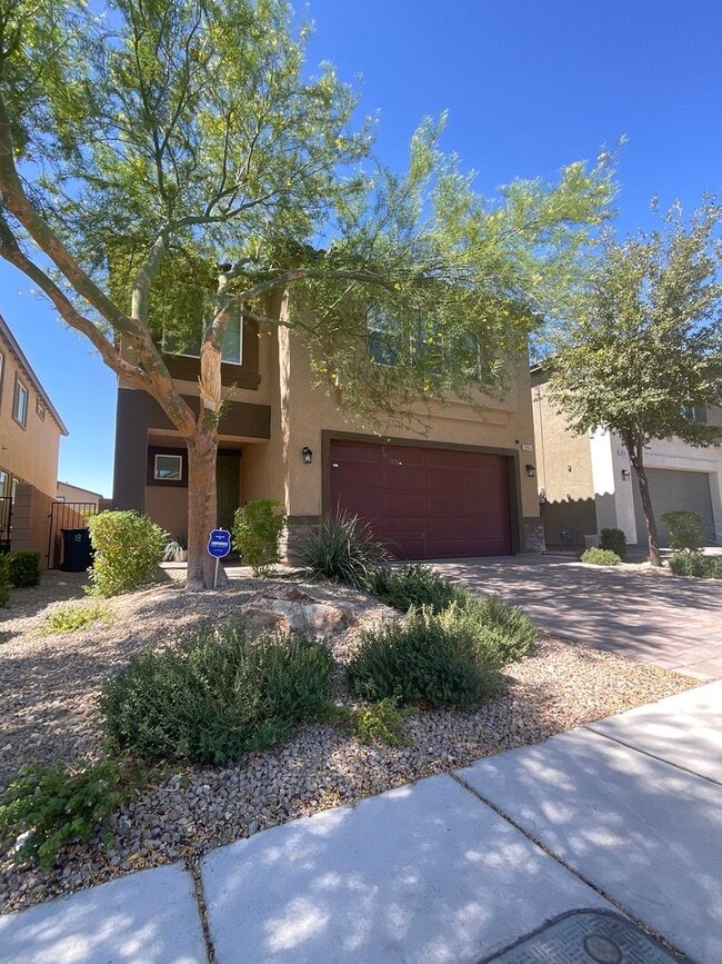 Building Photo - 4brm, 3bth, 1 den, 2cg