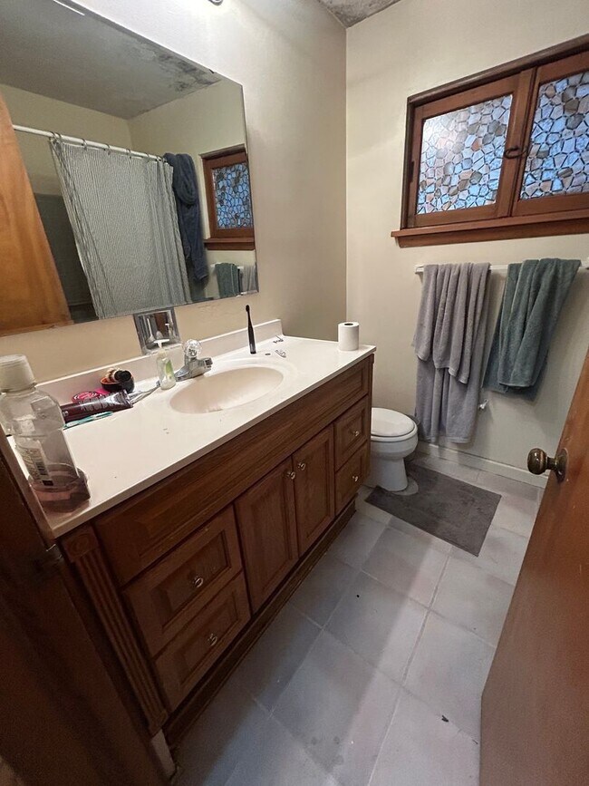 Building Photo - Charming Downtown State College Ranch Home Available August 2026