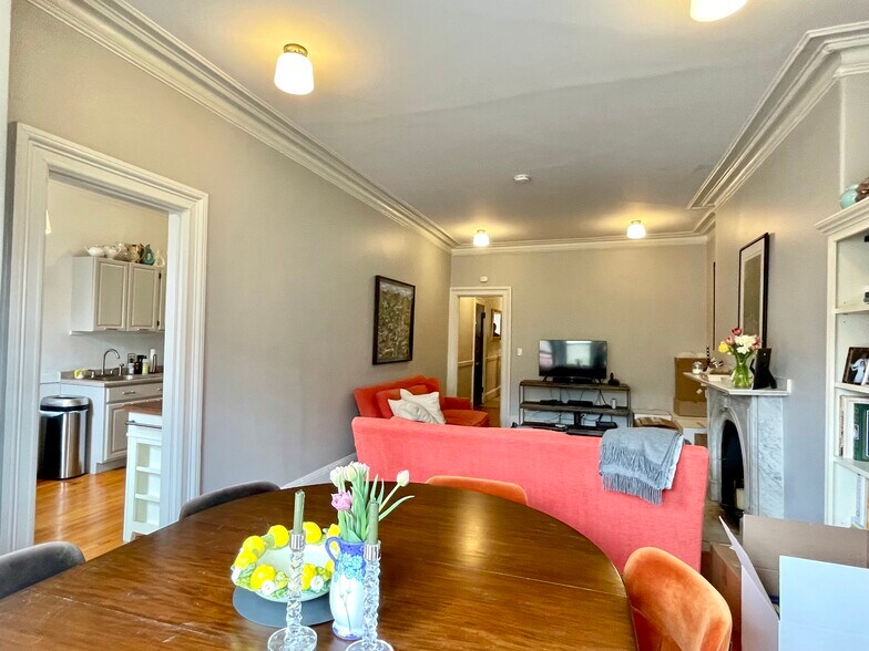 Building Photo - 140 Marlborough St