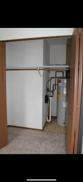 Building Photo - 1608 Creek Rd