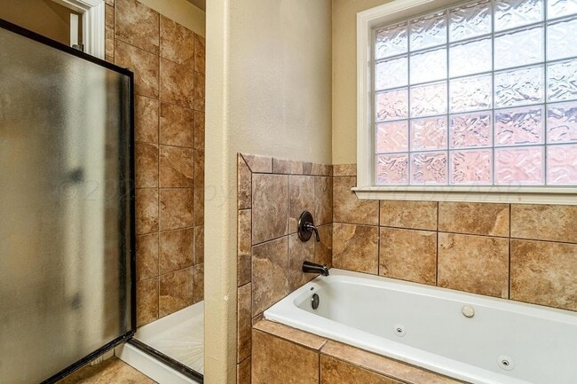 Building Photo - 8003 Manor Haven Ct
