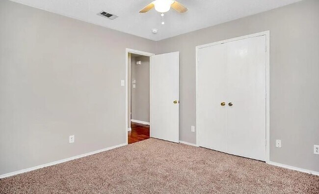 Building Photo - 5640 Ainsdale Dr