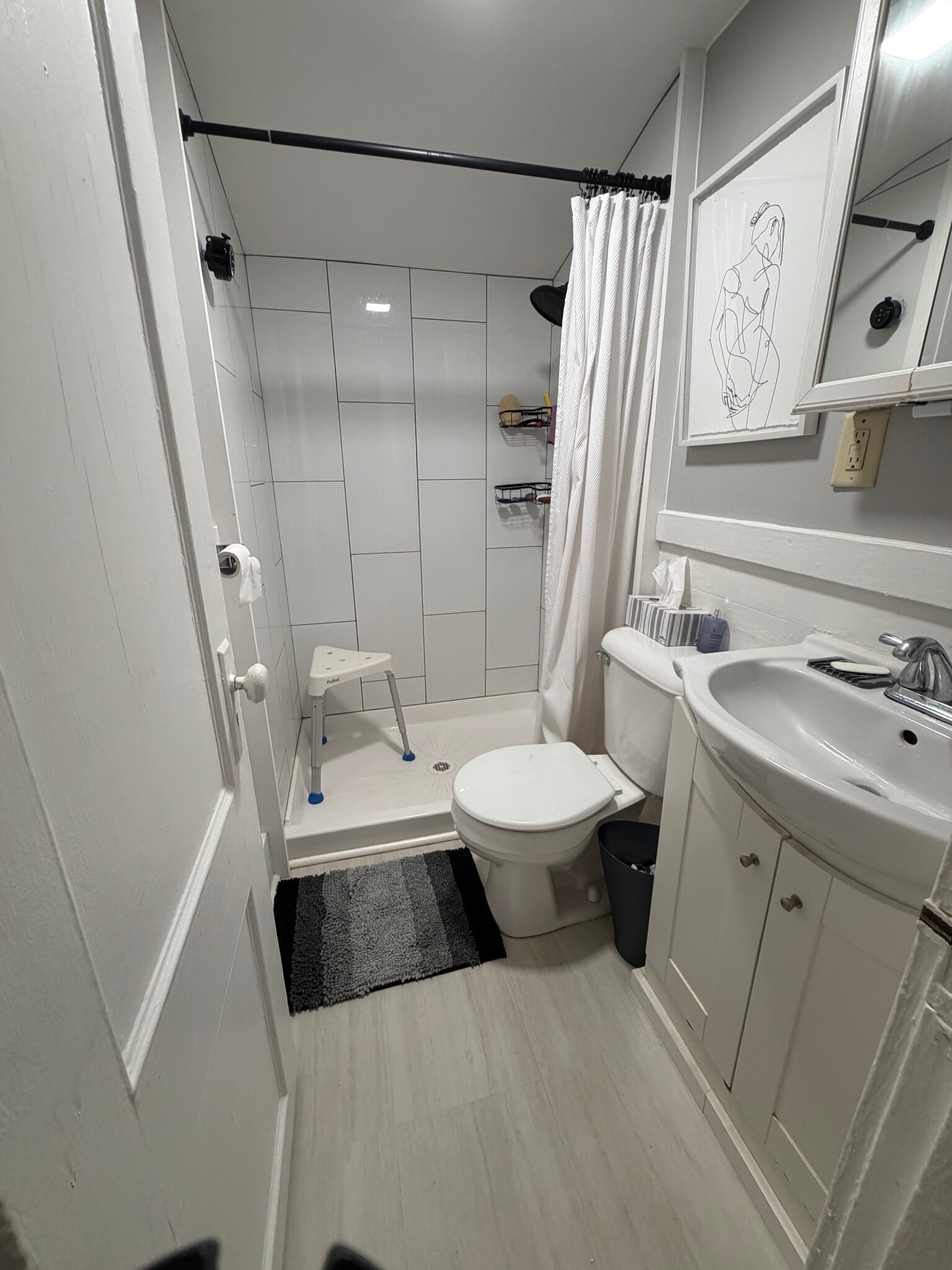Bathroom - 116 Parce Ave