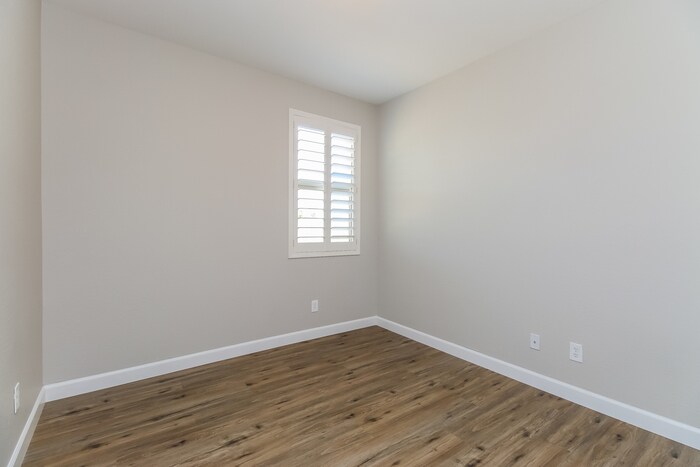 Building Photo - 1711 W Gold Mine Way