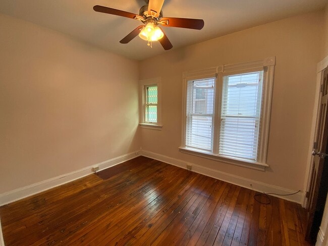 Building Photo - Kerr St 694-696 GW2