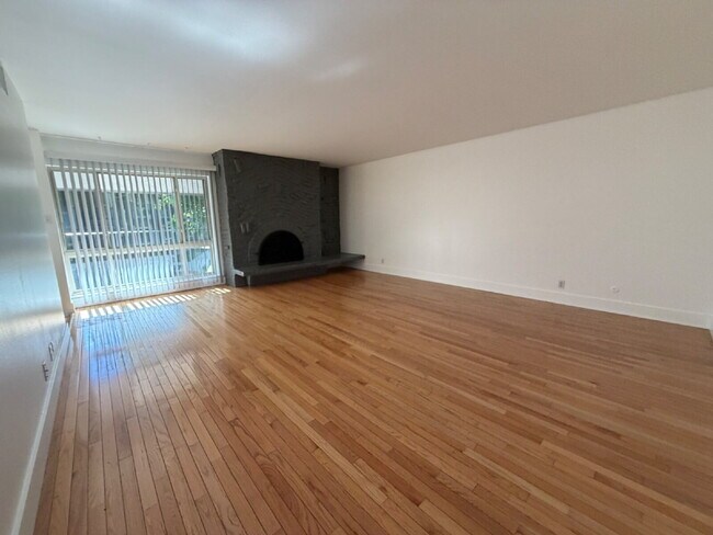 Building Photo - ~September Rent Free~ Spacious 2-Bedroom Condo in DTC with Fireplace, Private Patio & In-Unit Lau...