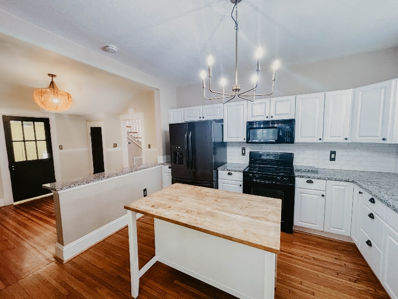 Building Photo - 238 Cleveland Ave