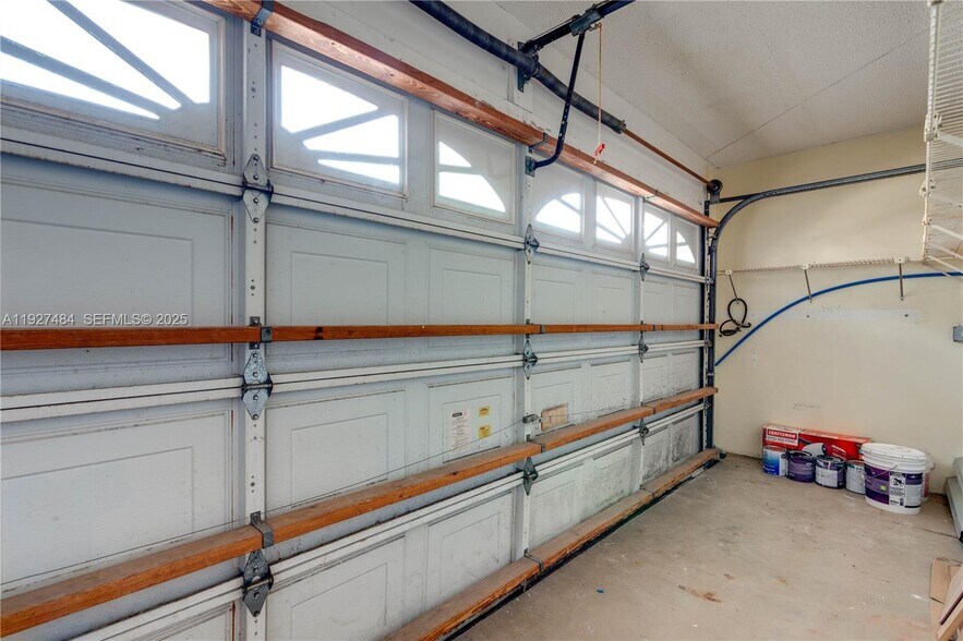 Building Photo - 1501 SW 149th Ave