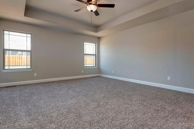 Building Photo - 4 Bed | 2 Bath | 3 Car Garage | Nixa High ...