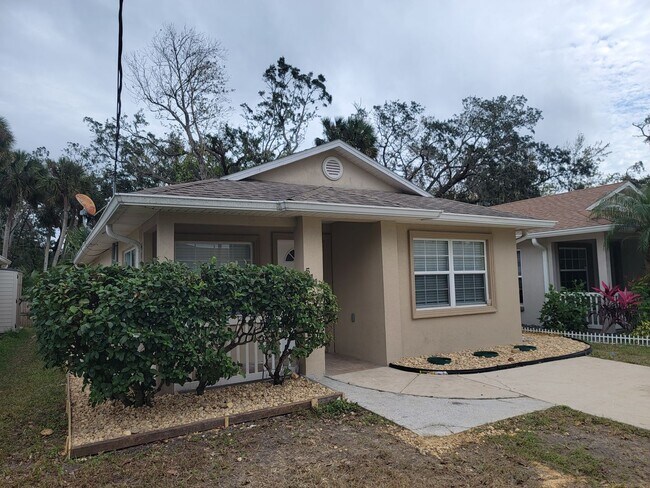 Primary Photo - AVAILABLE IMMEDIATELY! Port Orange 3/2 Spr...