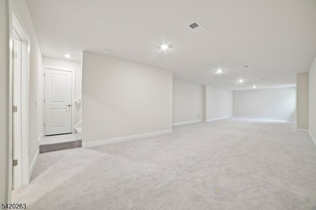 Building Photo - 25 Stone Ct