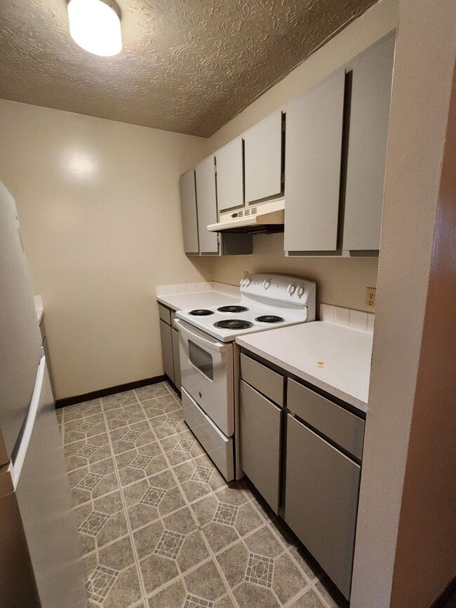 Building Photo - One Bedroom For Rent on Hancock