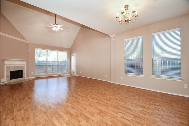 Building Photo - 4202 Creek Hollow Ln