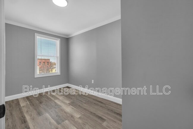 Building Photo - 1725 Hollins St