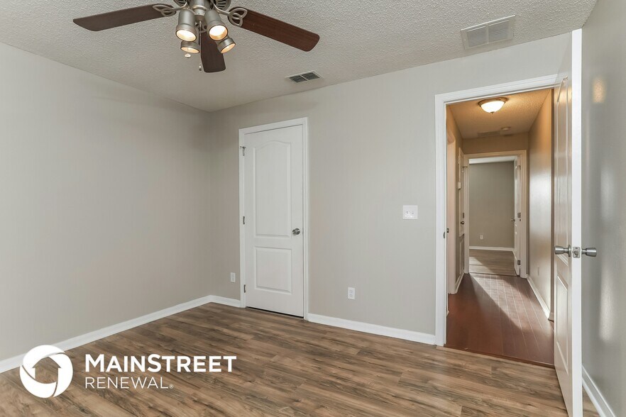 Building Photo - 1805 Hudson Ct