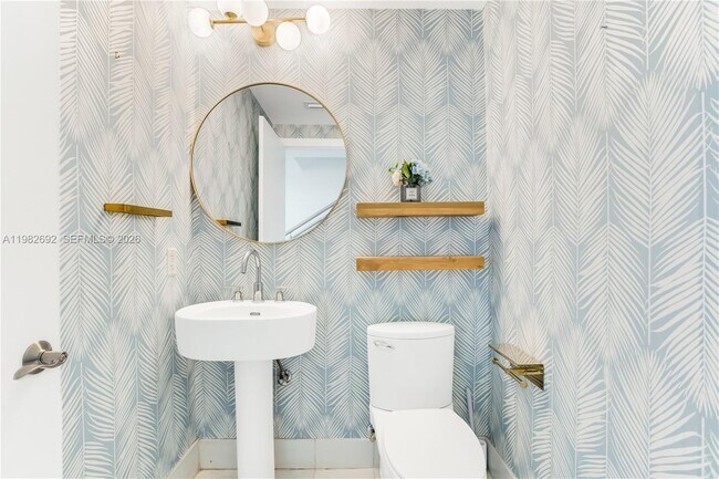 Building Photo - 2950 NE 188th St