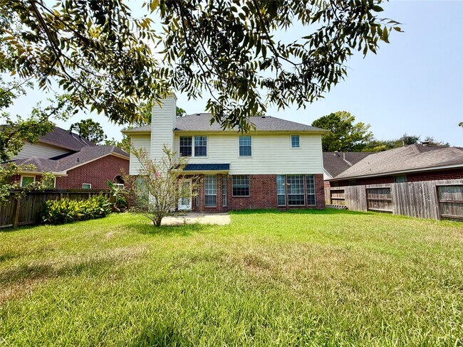 Building Photo - 4614 Forest Home Dr