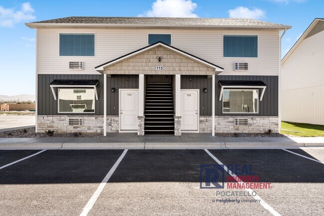 Building Photo - 5405 Park Lawn Dr