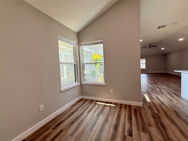 Building Photo - 1703 Windy Knoll Dr