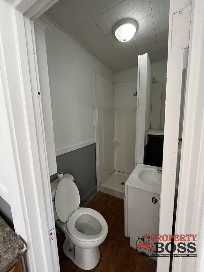 Building Photo - 1701 Elston St