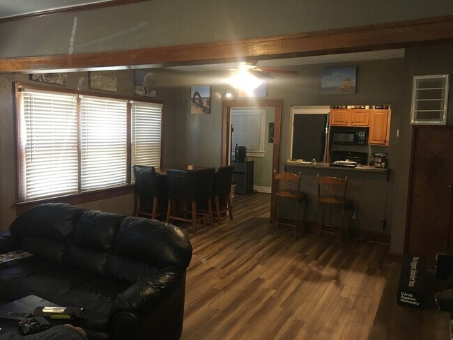 Building Photo - 3 Bed/2 Bath  NW Oklahoma City