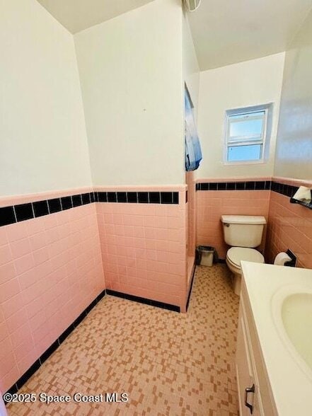 Building Photo - 106 Sunrise Ave