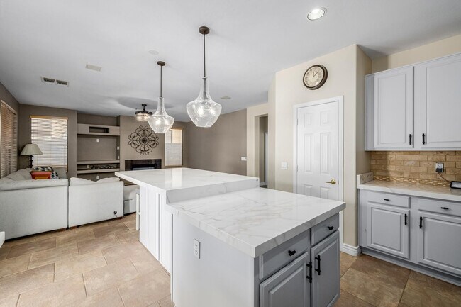 Building Photo - 7740 E Phantom Way
