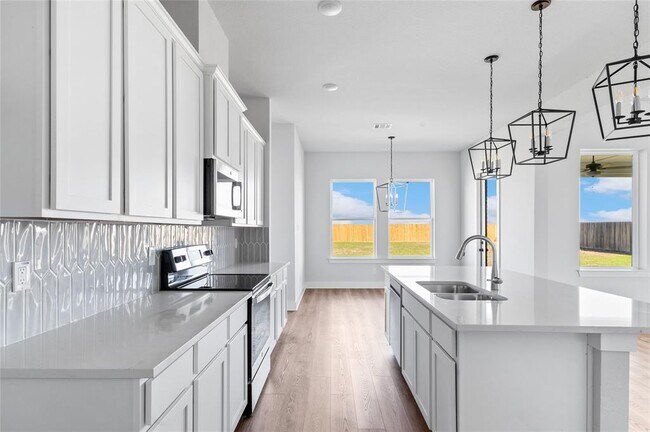 Building Photo - 3511 Palm Crest Dr