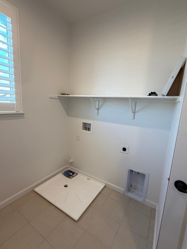 Building Photo - 1580 Blue Moon Ln