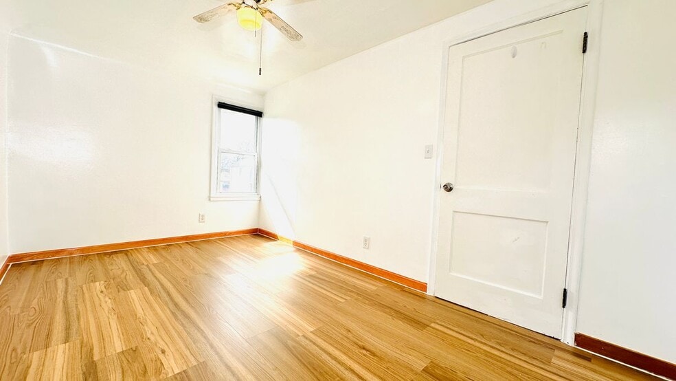 Building Photo - 465 75th St